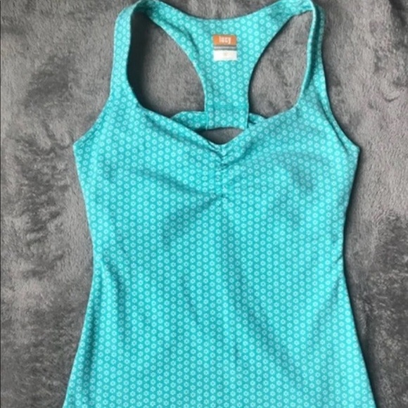Lucy Activewear tank - Picture 3 of 5